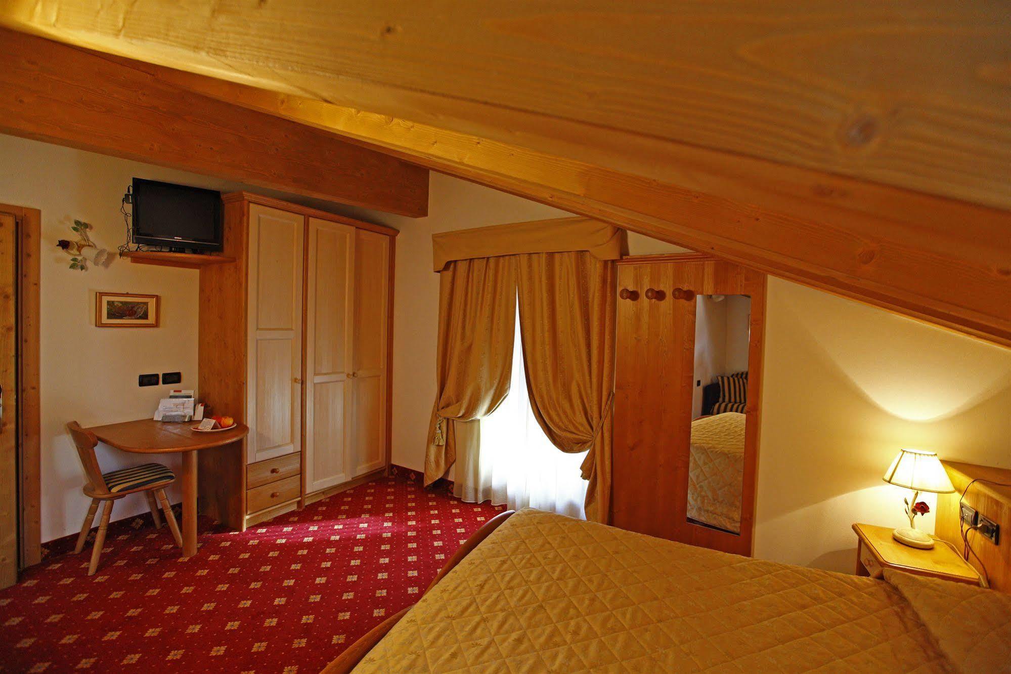 Hotel Il Maniero 오싸나 외부 사진