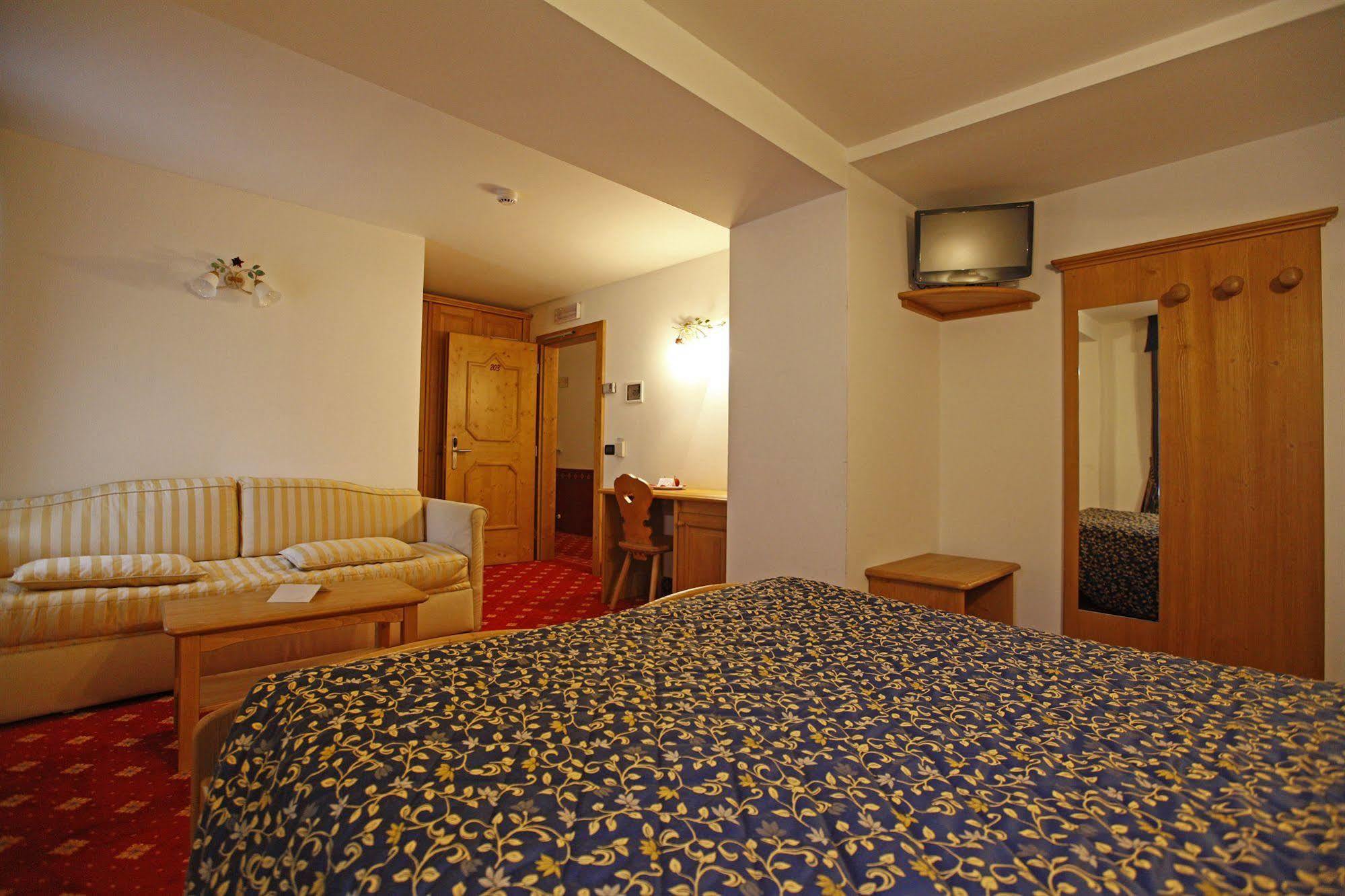 Hotel Il Maniero 오싸나 외부 사진