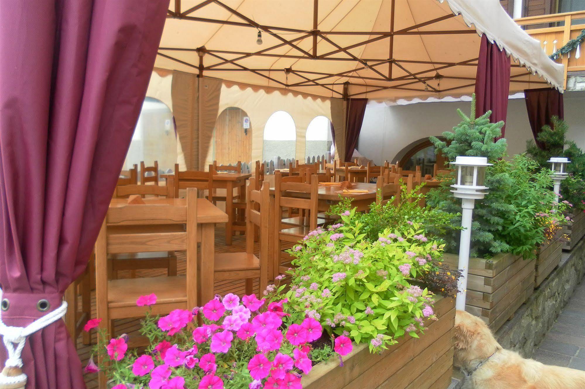 Hotel Il Maniero 오싸나 외부 사진